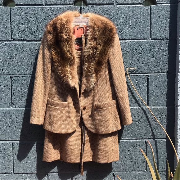😍 Vintage fur lined suits - tweed to boot! - Picture 2 of 11